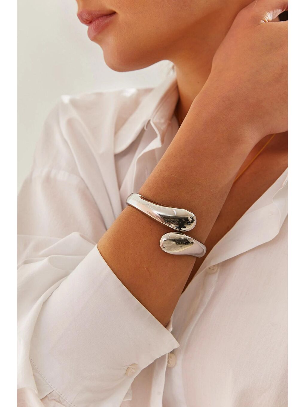 Gri Kadın Aksesuar Çelik Yılan Kelepçe Bileklik