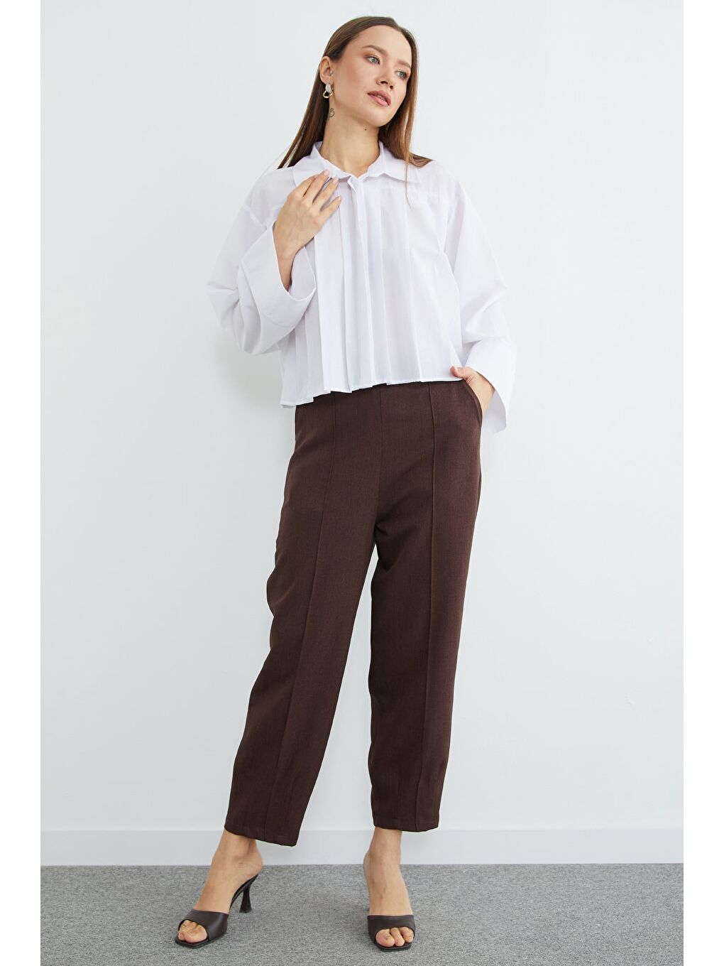 Beyaz Pileli Geniş Kol Salaş Crop Gömlek-2