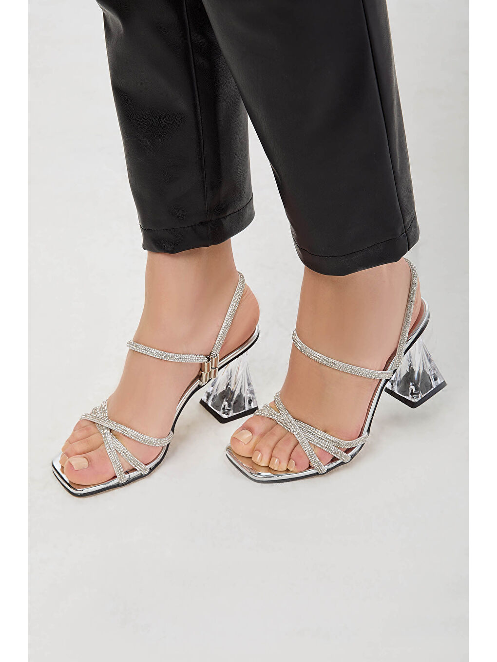 Kadın Gri Çapraz Detaylı Topuklu Sandelet - 27149-2