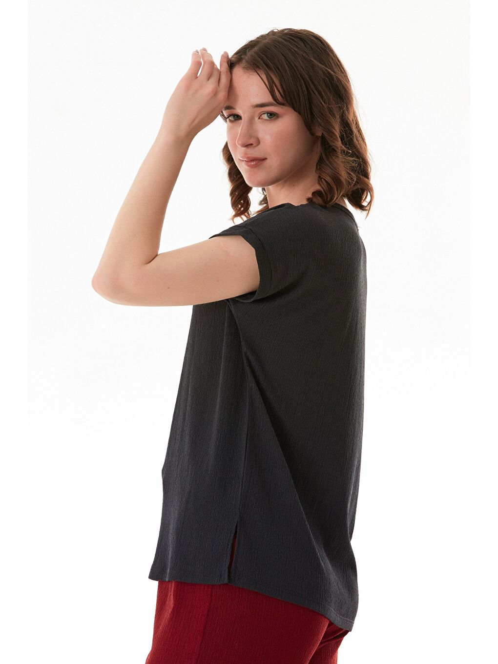 Antrasit Bürümcük Kumaş V Yaka Yanları Yırtmaçlı Tişört-3