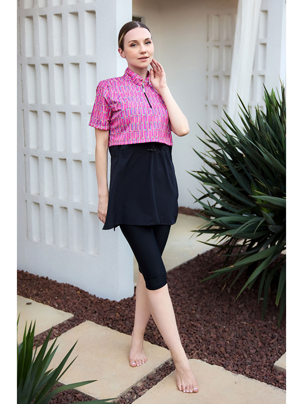 Önü Kapaklı Kısa Kollu Yarı Kapalı Tesettür Mayo Siyah03 R5303-1