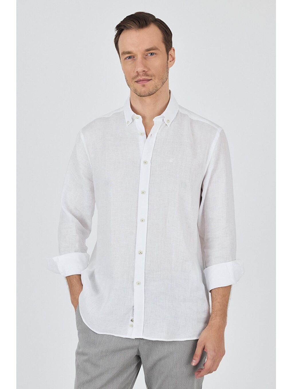 Beyaz Uzun Kol Düz Keten Düğmeli Yaka Cepsiz Casual Comfort Fit Gömlek 1004250114