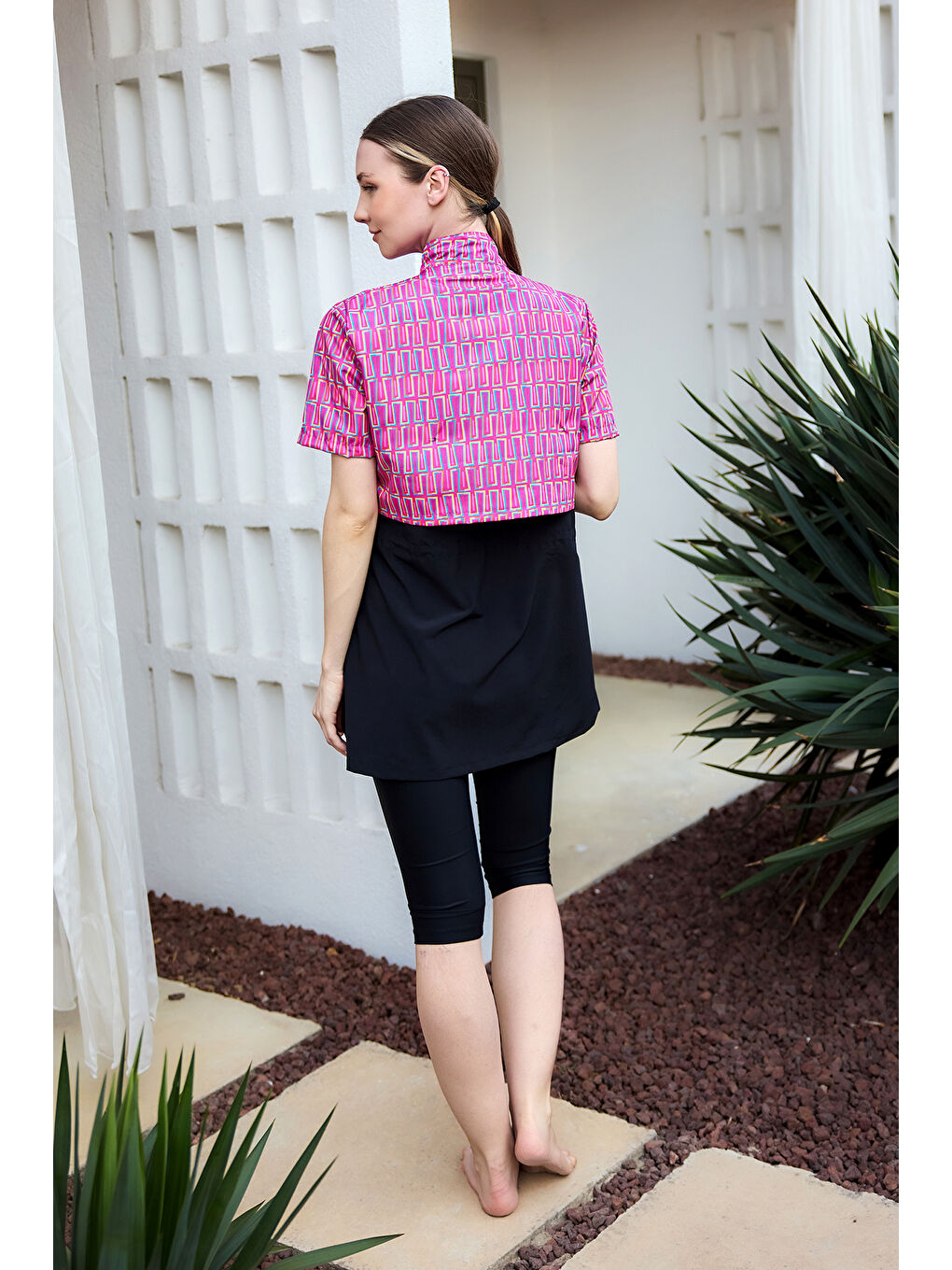 Önü Kapaklı Kısa Kollu Yarı Kapalı Tesettür Mayo Siyah03 R5303-2