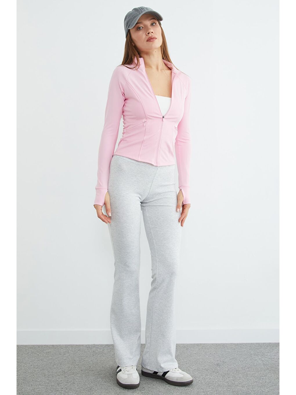 Pembe Fermuarlı Parmak Geçirmeli Slim Fit Spor Ceket-2