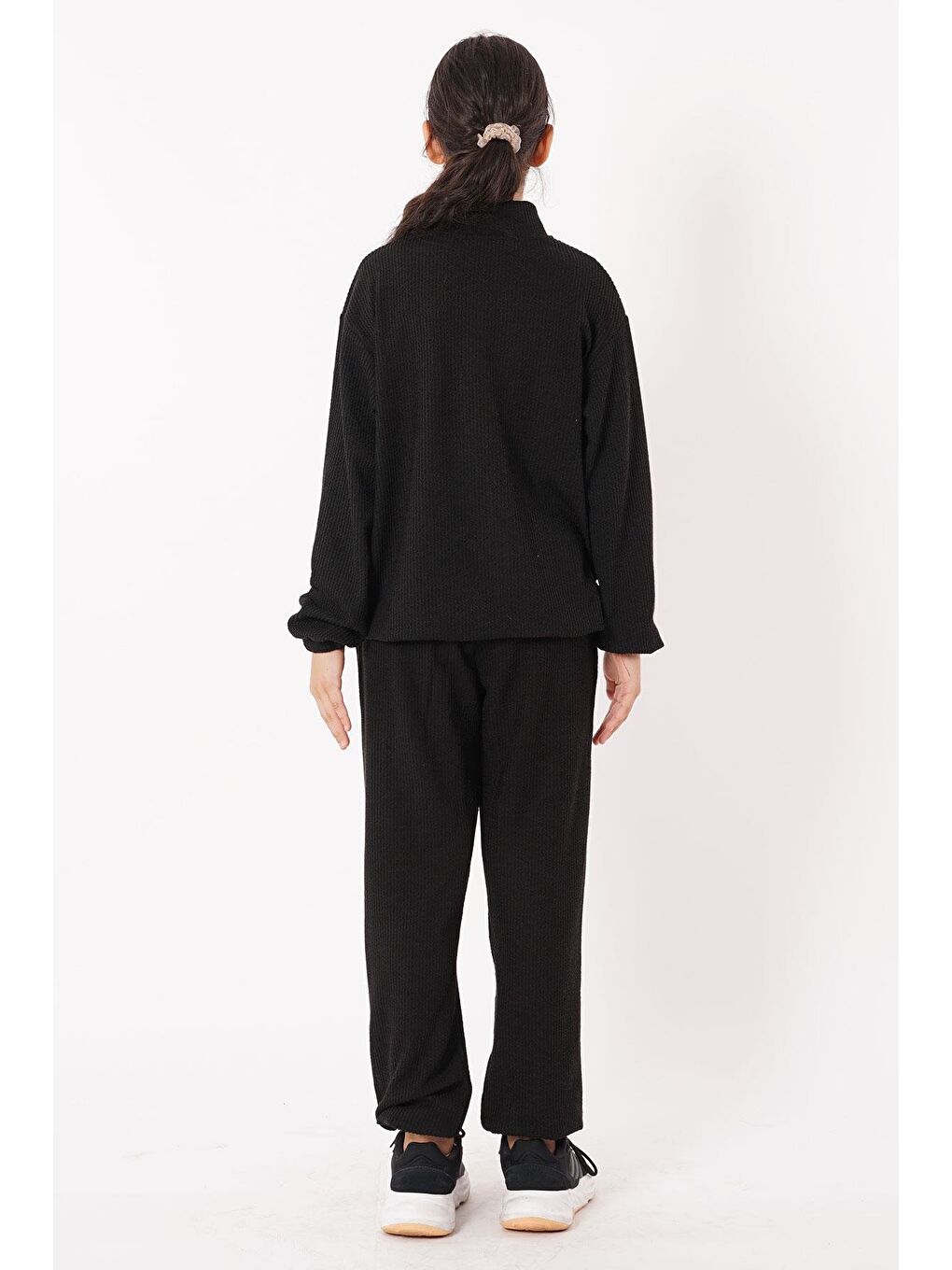 Balıkçı Yaka Arma Detaylı Fermuarlı Siyah Renk Kız Çocuk Eşofman Takım-4