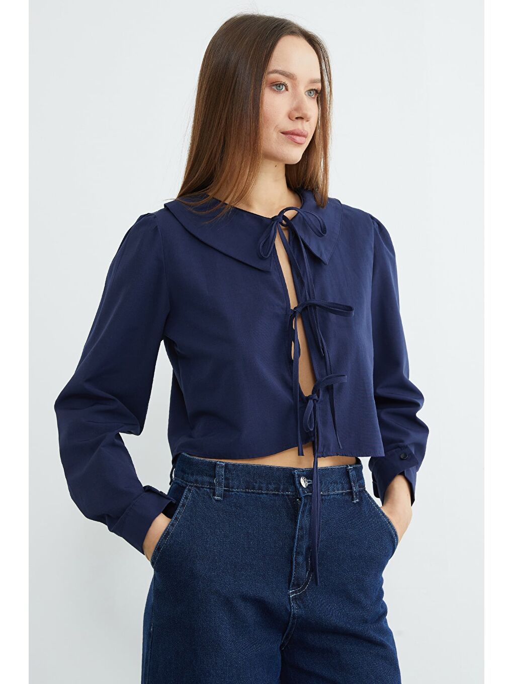 Lacivert Önden Bağlamalı Bebe Yaka Crop Bluz