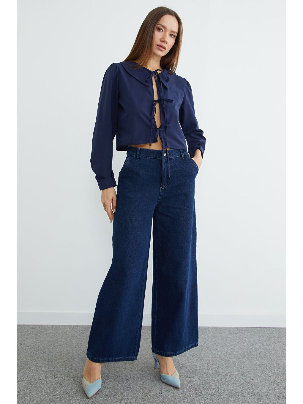 Lacivert Önden Bağlamalı Bebe Yaka Crop Bluz-2