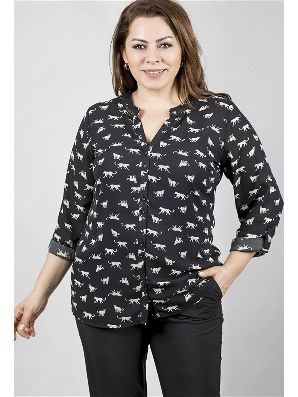 Siyah Yakası Şeritli Uzun Kollu Bluz