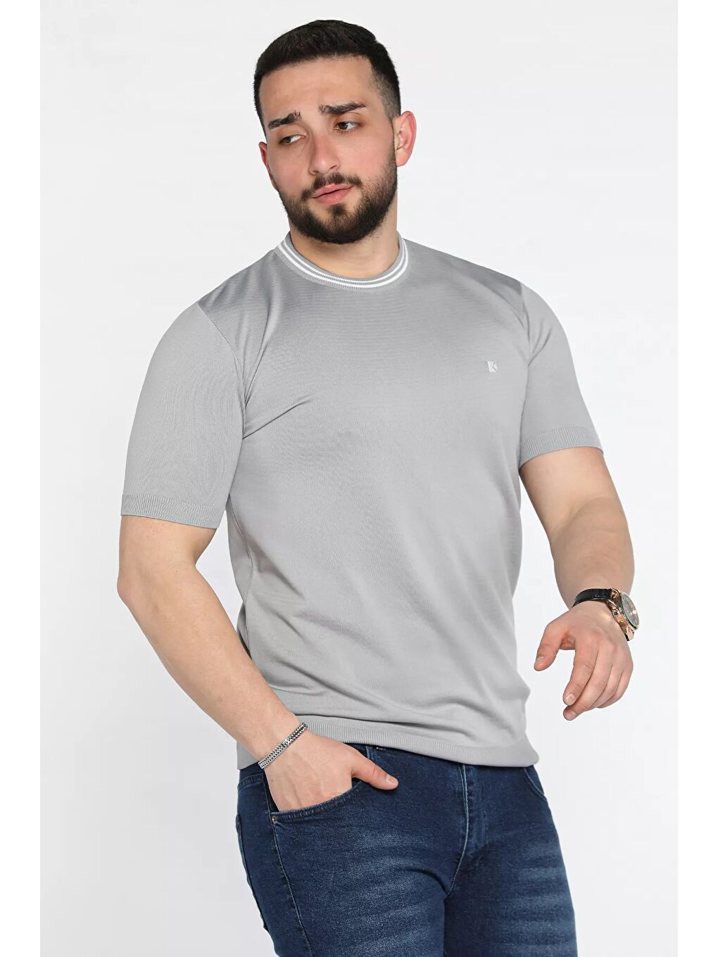 Gri Nakışlı Bisiklet Yaka Erkek Tişört-1