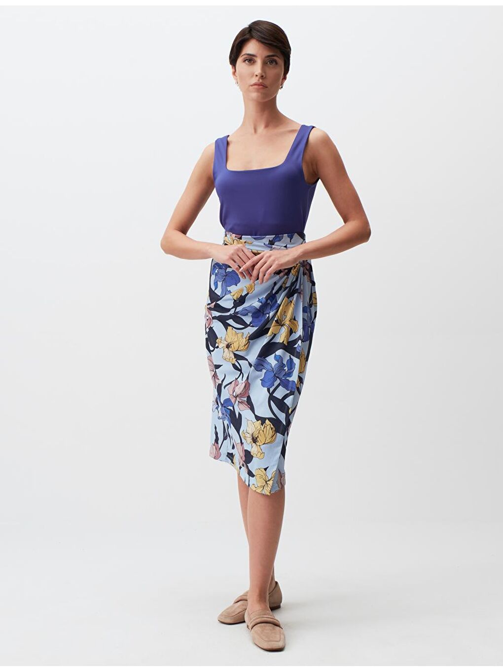 Açık Mavi Büzgü Detaylı Çiçekli Midi Etek-3