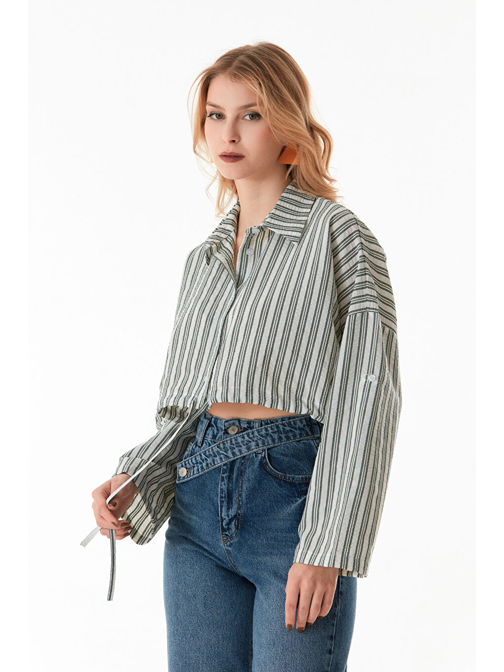 Yeşil Çizgili Önü Bağlamalı Crop Gömlek-2