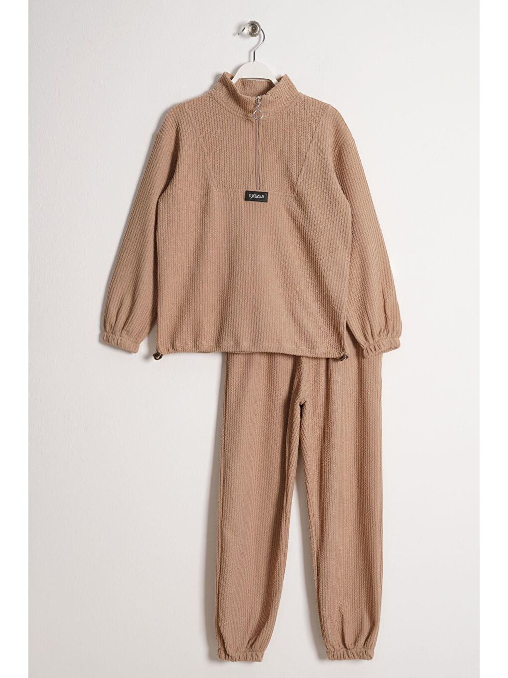 Balıkçı Yaka Arma Detaylı Fermuarlı Bej Renk Kız Çocuk Eşofman Takım