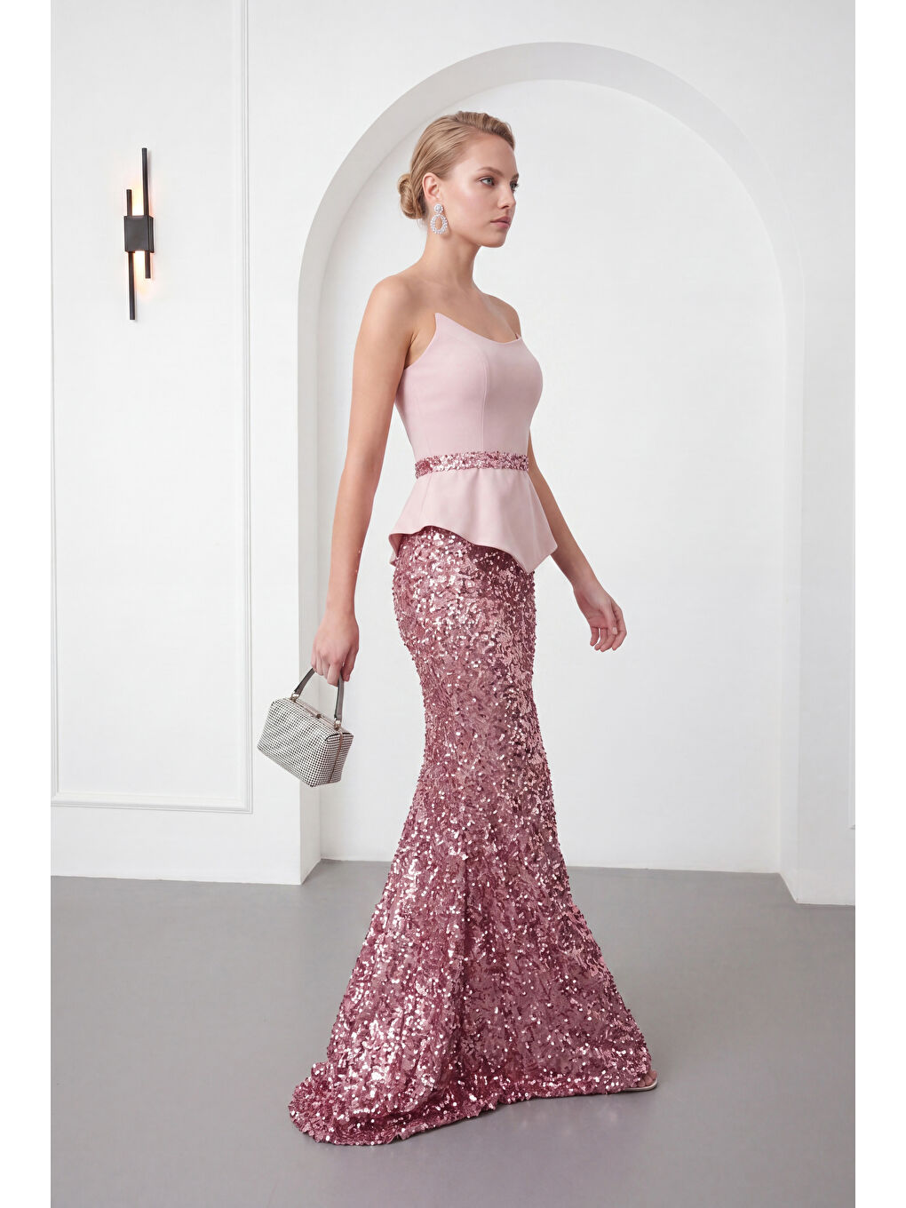 Pembe Kadın Pudra Dar Kalıp Straplez Yaka Pul Payet Uzun Abiye Elbise-2