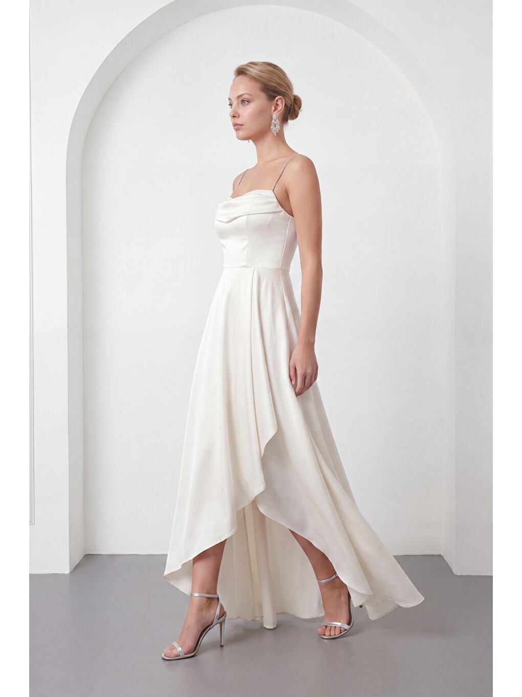 Kadın Ekru Taş Askılı Yaka Detay Uzun Saten Mezuniyet & Abiye Elbise-1