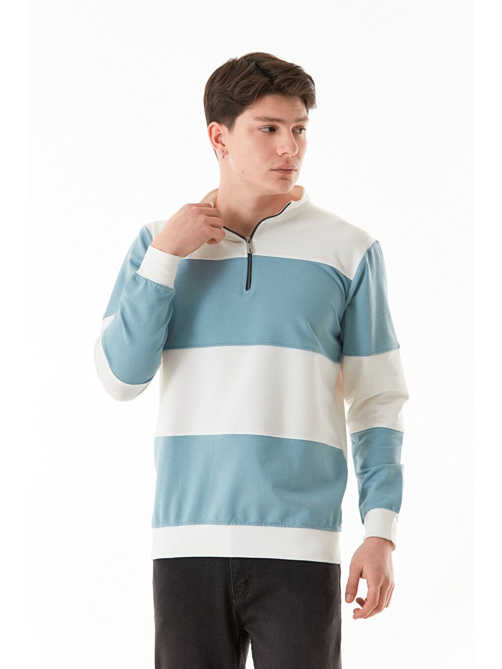 Mavi Renk Bloklu Yarım Fermuarlı Dik Yaka Sweatshirt