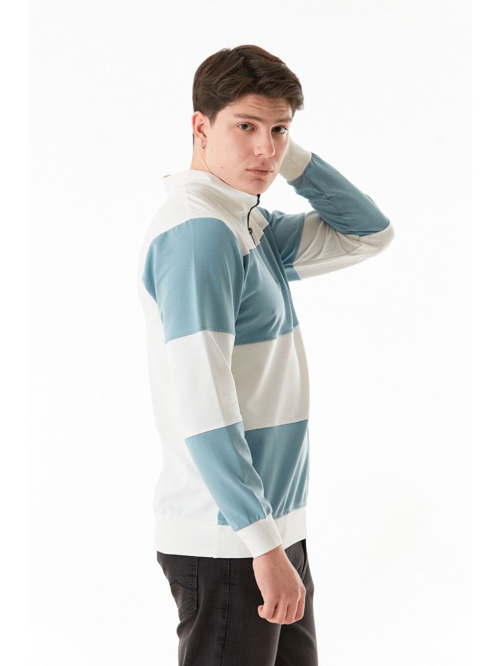 Mavi Renk Bloklu Yarım Fermuarlı Dik Yaka Sweatshirt-3