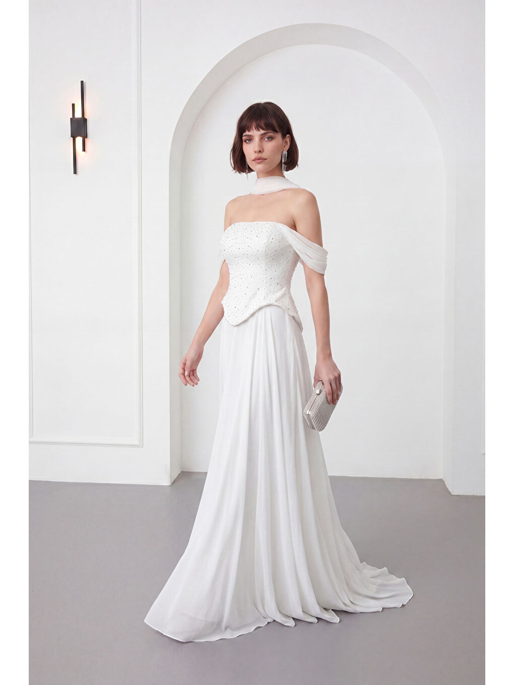 Kadın Beyaz Şal Yaka Peplum Detay Uzun Şifon Abiye Elbise-1