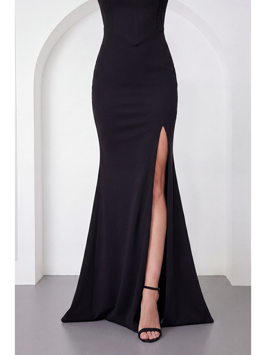 Kadın Siyah Kare Yaka Dantelli Uzun Balık Abiye Elbise-3