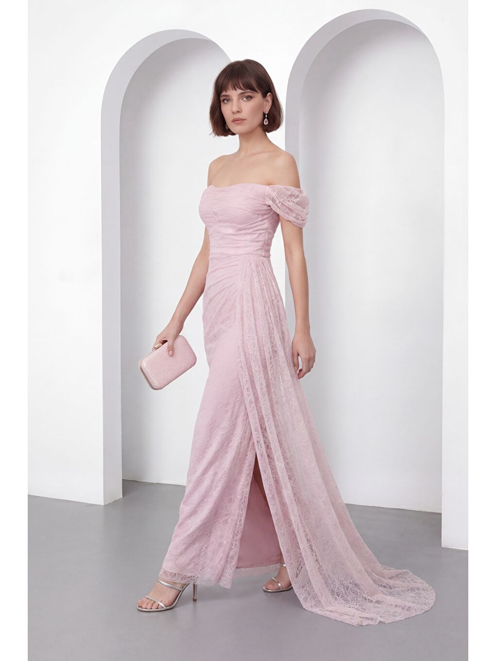 Pembe Kadın Pudra Dar Kalıp Kayık Yaka Dantelli Uzun Abiye Elbise-1