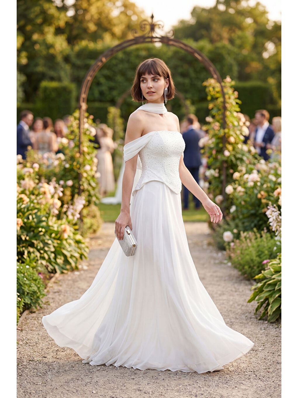 Kadın Beyaz Şal Yaka Peplum Detay Uzun Şifon Abiye Elbise-4