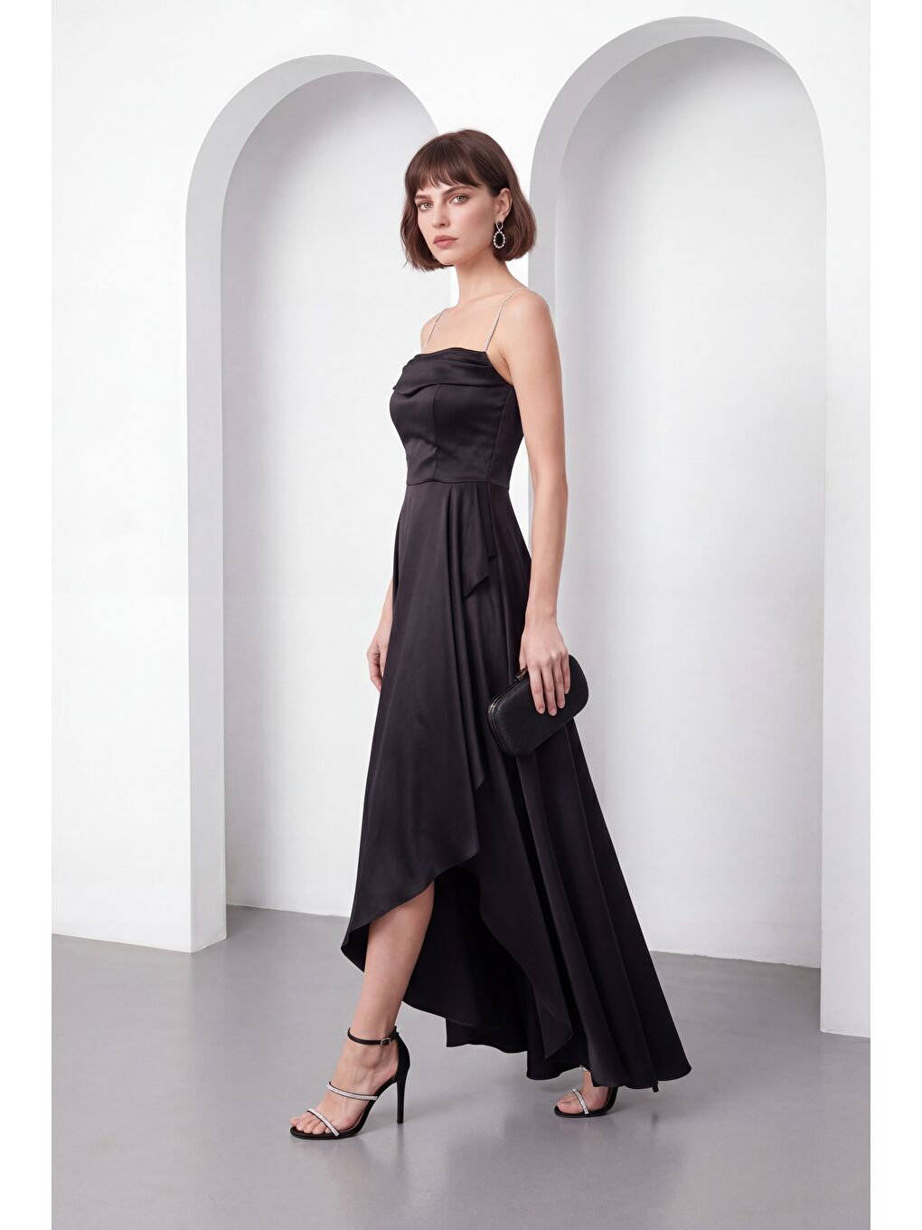 Kadın Siyah Taş Askılı Yaka Detay Uzun Saten Mezuniyet & Abiye Elbise-1