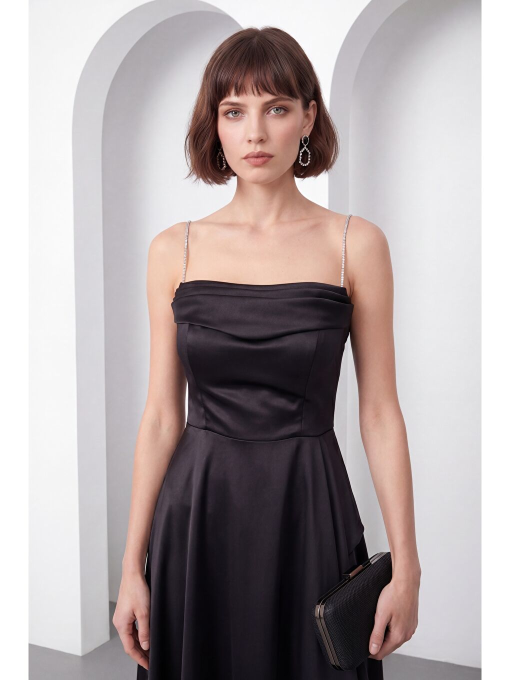 Kadın Siyah Taş Askılı Yaka Detay Uzun Saten Mezuniyet & Abiye Elbise-2