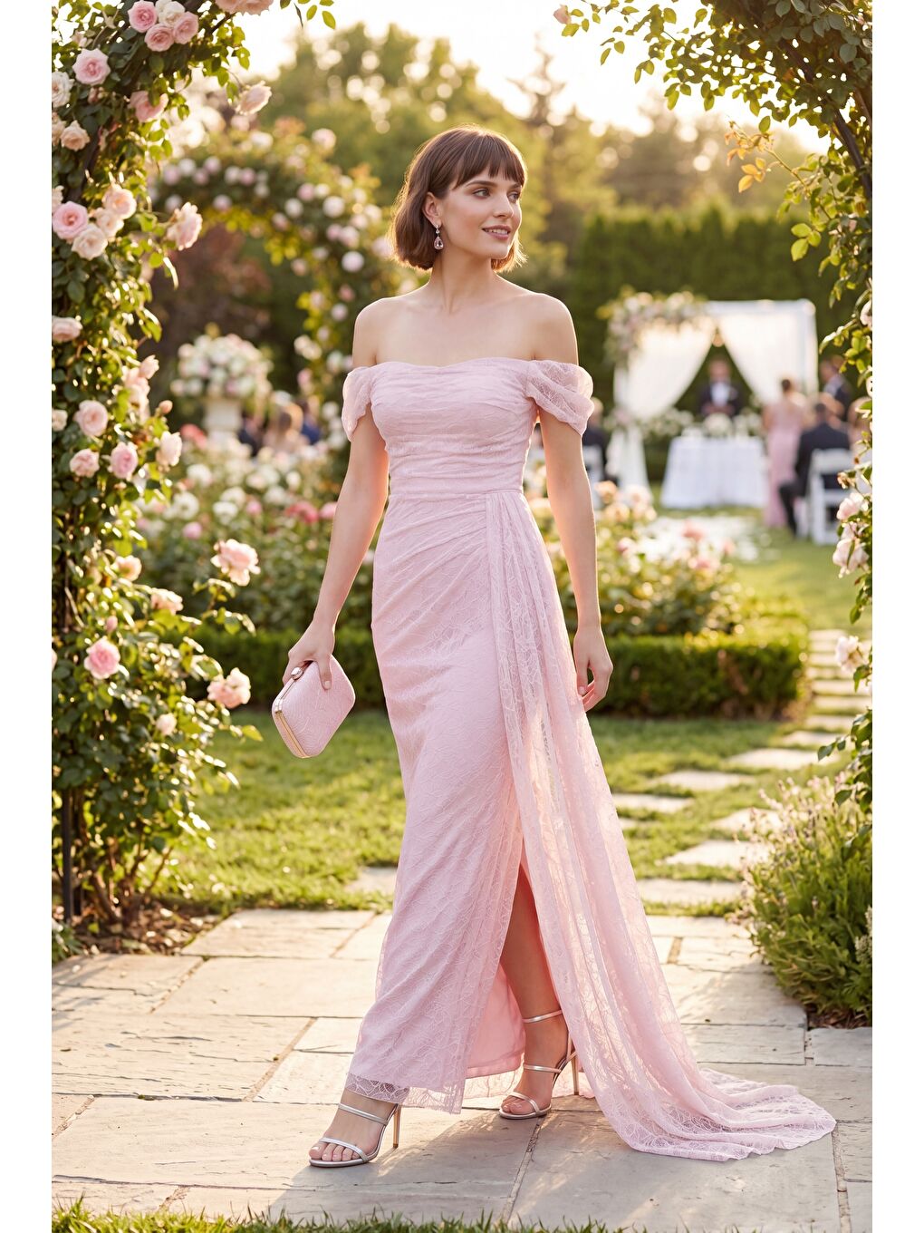 Pembe Kadın Pudra Dar Kalıp Kayık Yaka Dantelli Uzun Abiye Elbise-4