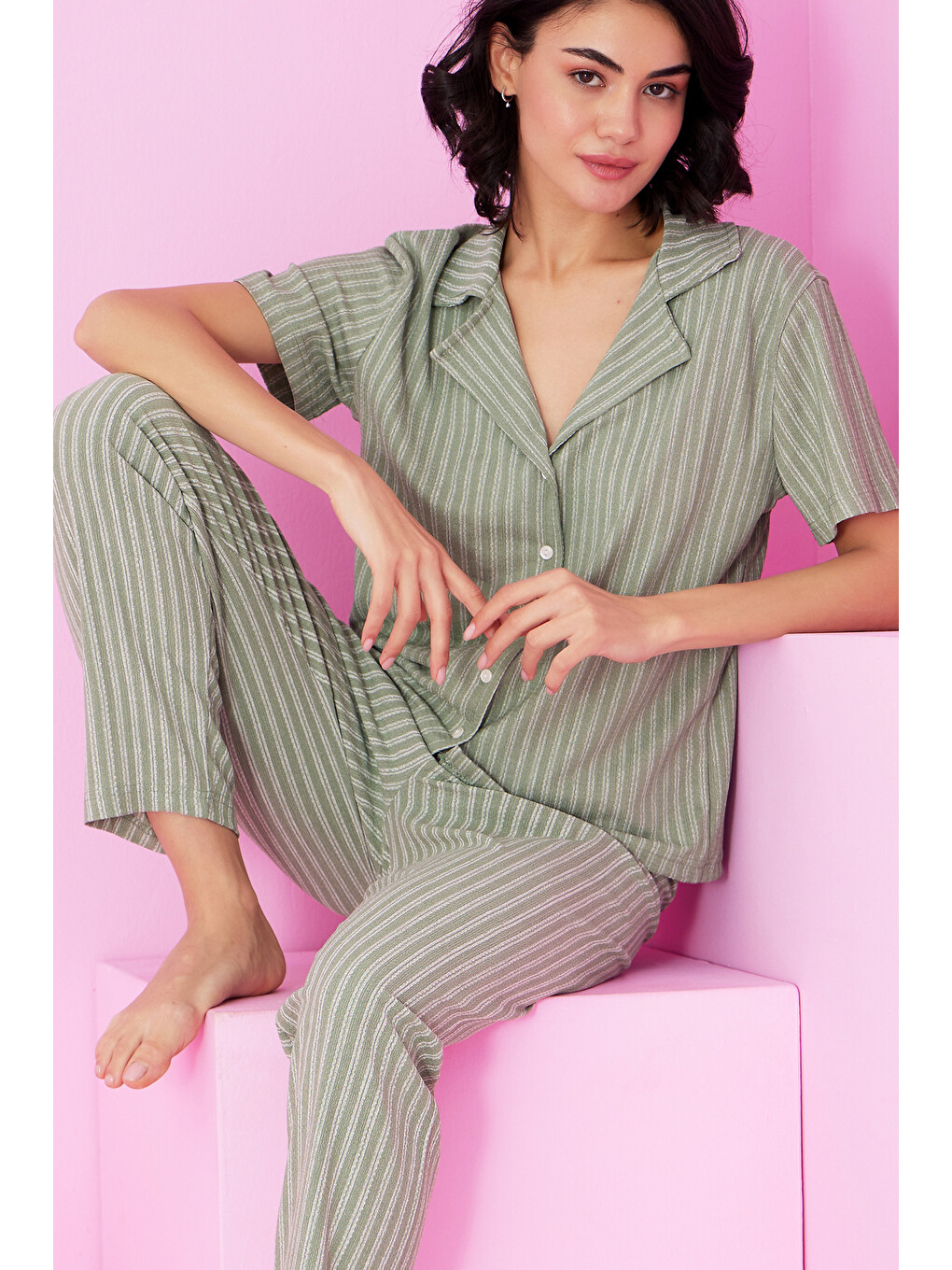 Yeşil Bürümcük Krınkıl Kumaş Örme Düğmeli Pijama Takım7873