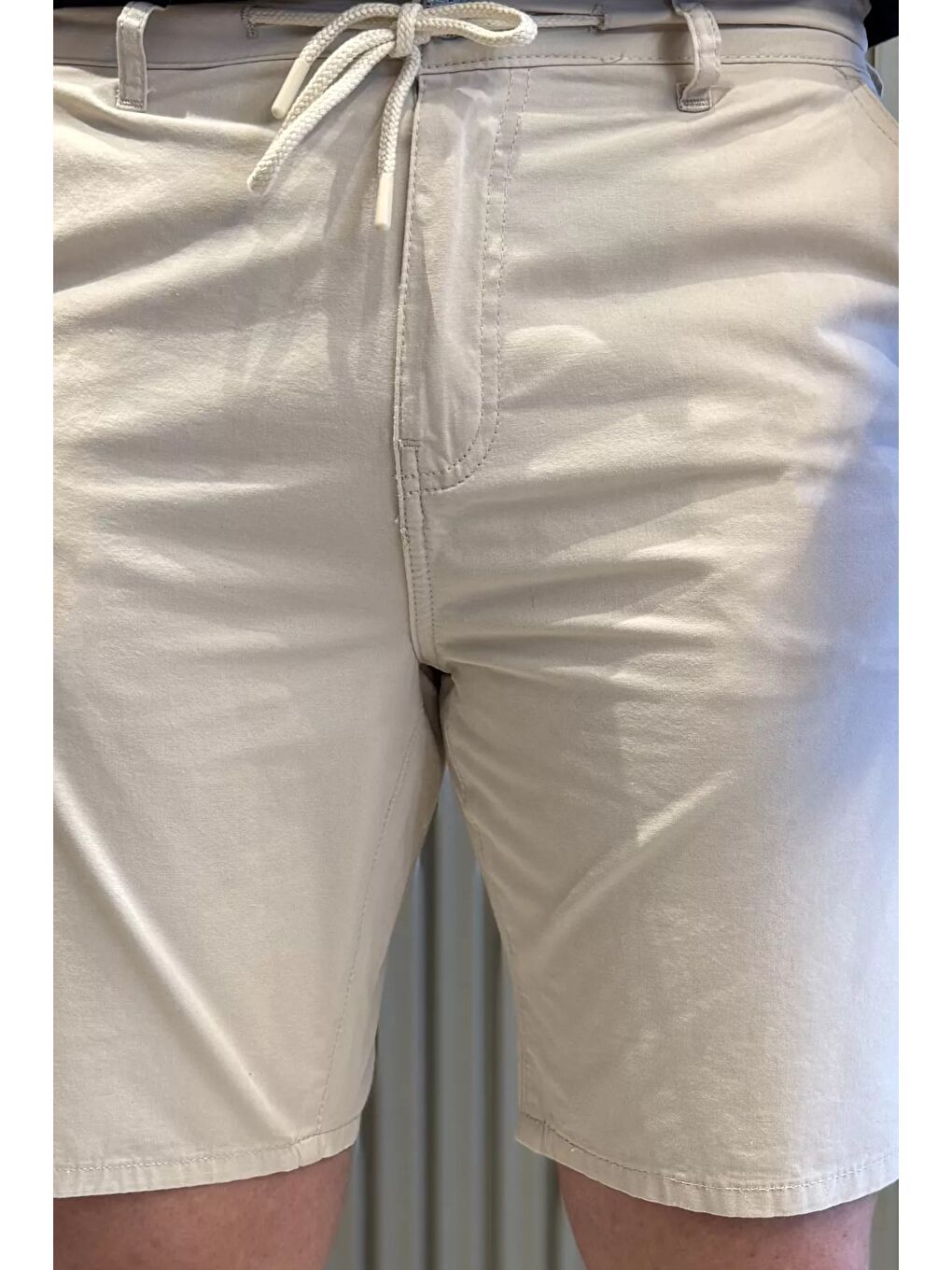 Bej Bel Bağcıklı Fermuarlı Erkek Şort-3