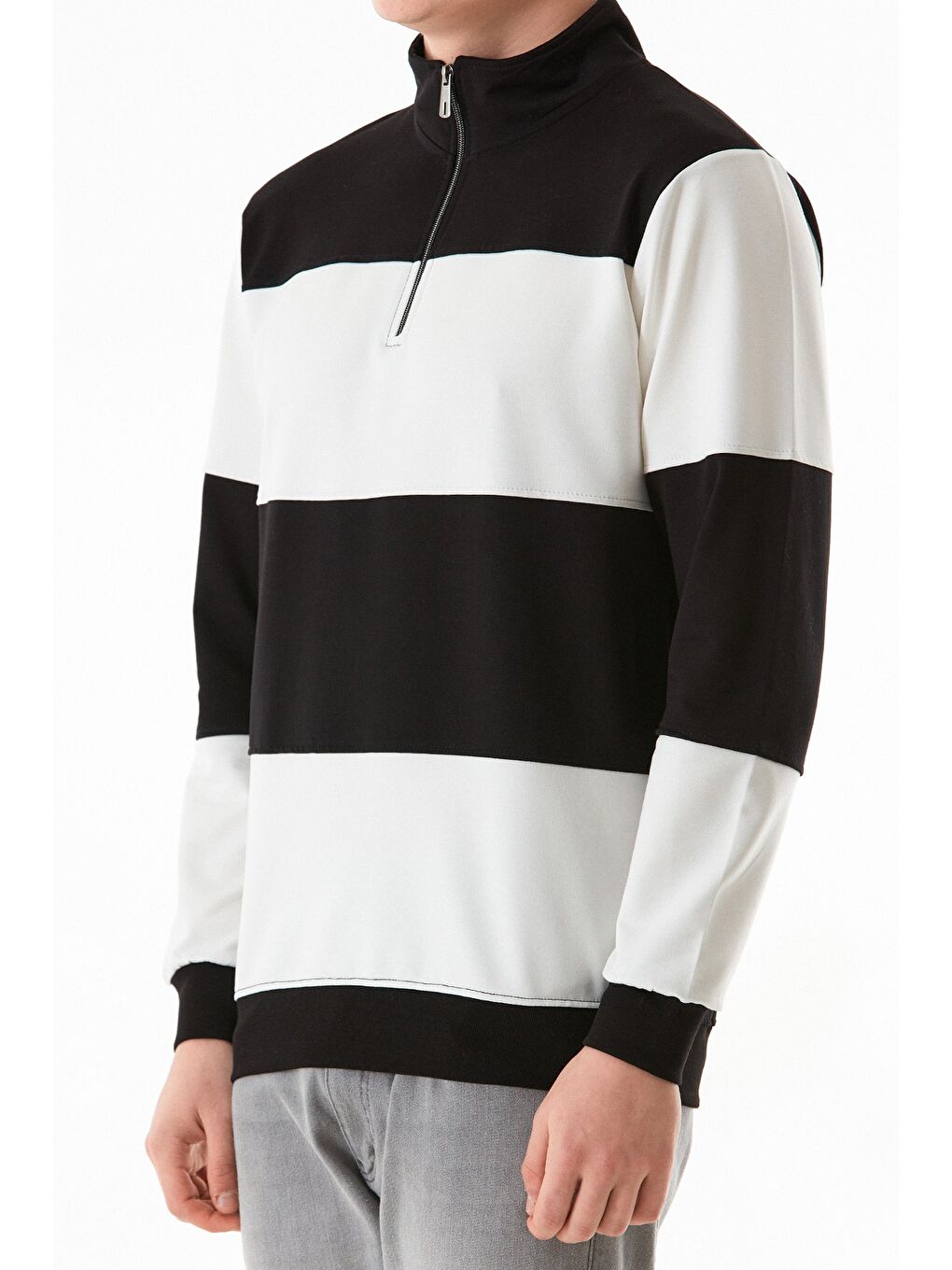 Siyah Renk Bloklu Yarım Fermuarlı Dik Yaka Sweatshirt-4