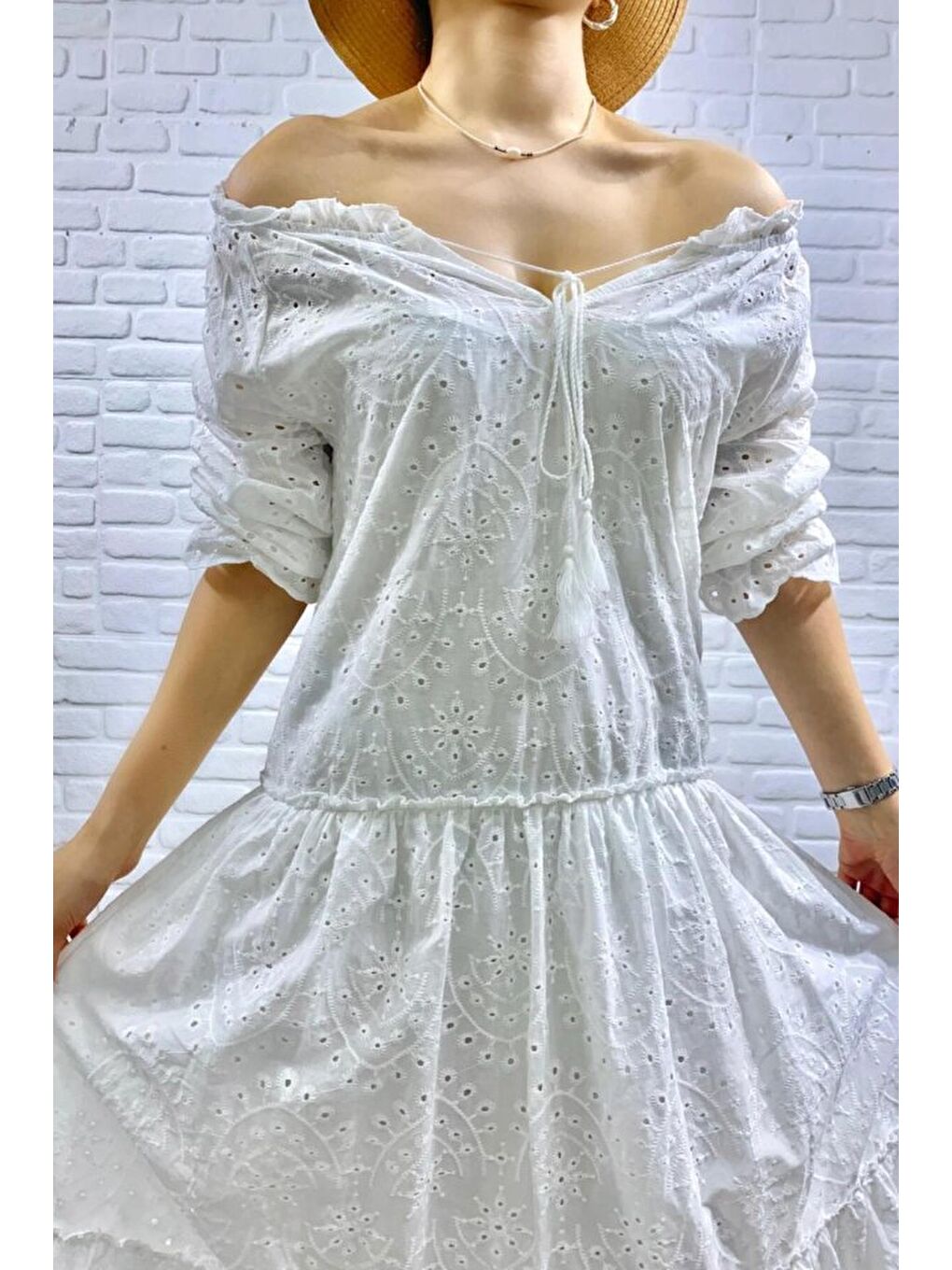 Beyaz Dantelli New Elbise-1