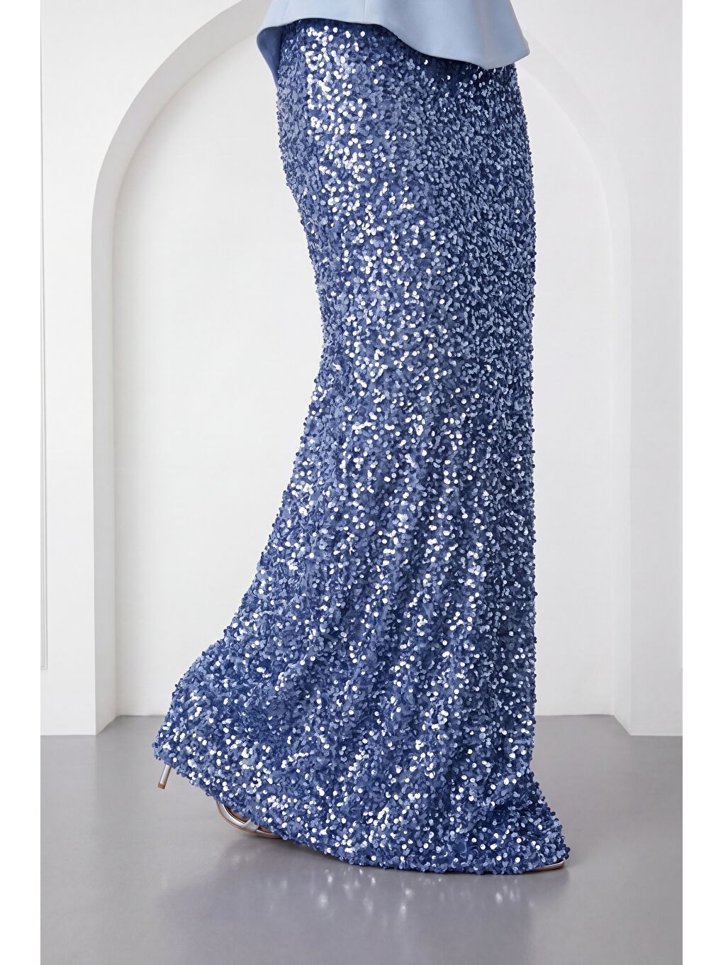 Kadın Bebe Mavi Dar Kalıp Straplez Yaka Pul Payet Uzun Abiye Elbise-3