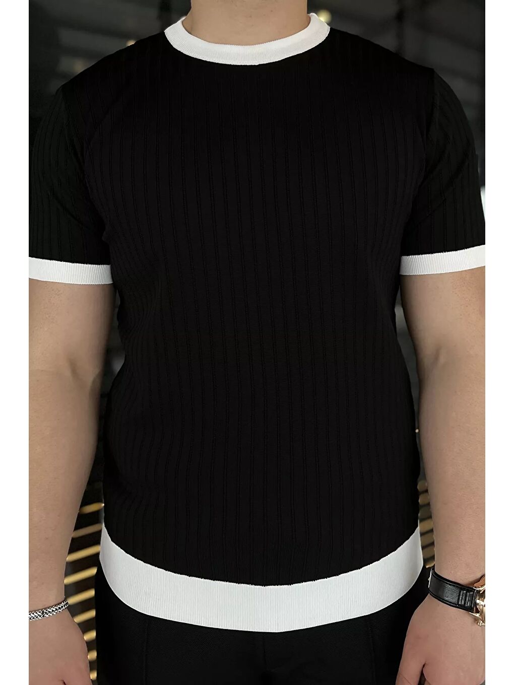 Siyah Bisiklet Yaka Erkek Tişört-3