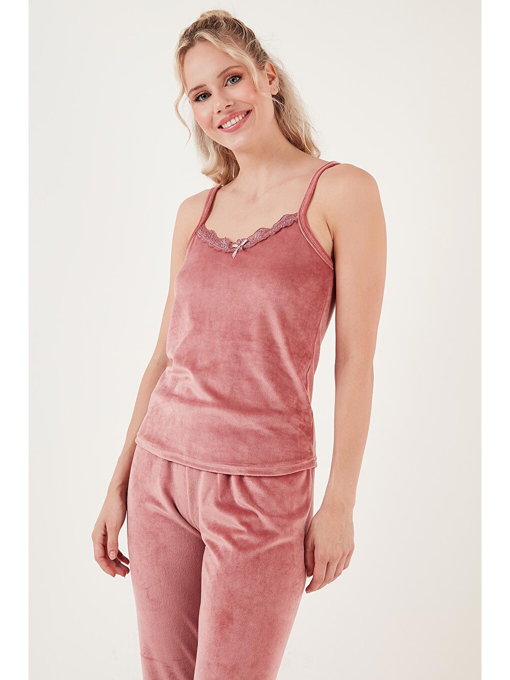 Pembe Regular Fit Dantelli Yumuşak Dokulu Sabahlıklı Kadife Kadın Pijama Takımı 6095545w4-3