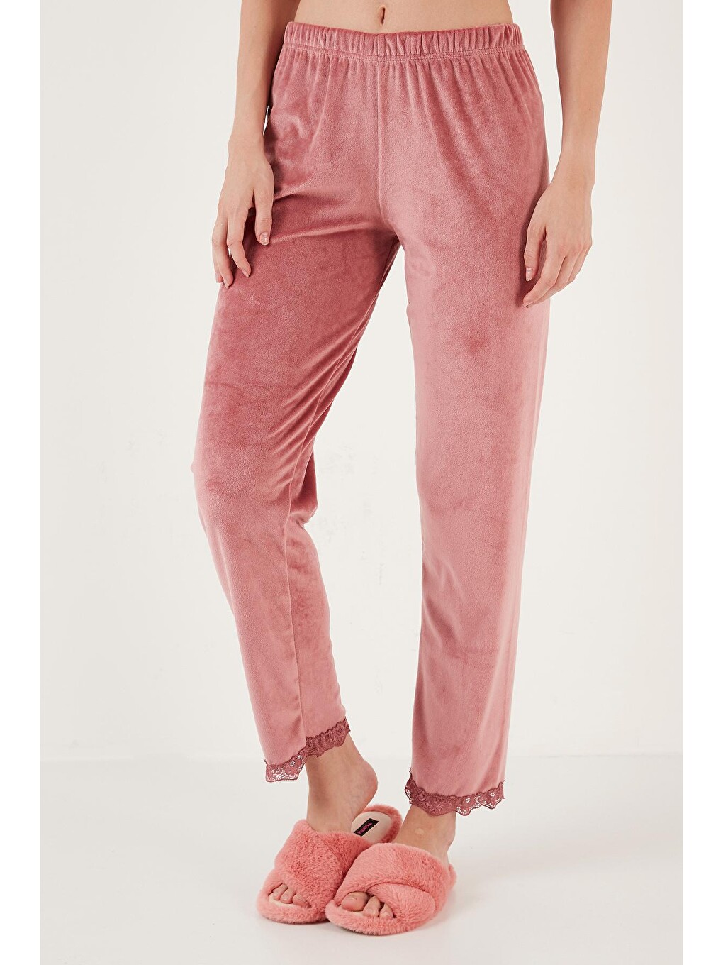 Pembe Regular Fit Dantelli Yumuşak Dokulu Sabahlıklı Kadife Kadın Pijama Takımı 6095545w4-4