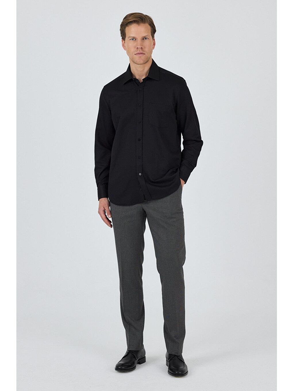 Siyah Uzun Kol Desenli Armürlü Sert Yaka Cepli Pamuklu Classic Comfort Fit Gömlek 1004250178