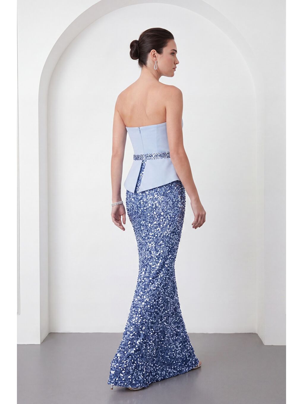 Kadın Bebe Mavi Dar Kalıp Straplez Yaka Pul Payet Uzun Abiye Elbise-5