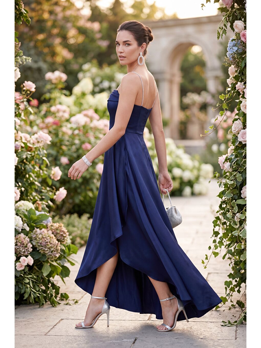 Kadın Lacivert Taş Askılı Yaka Detay Uzun Saten Mezuniyet & Abiye Elbise-3