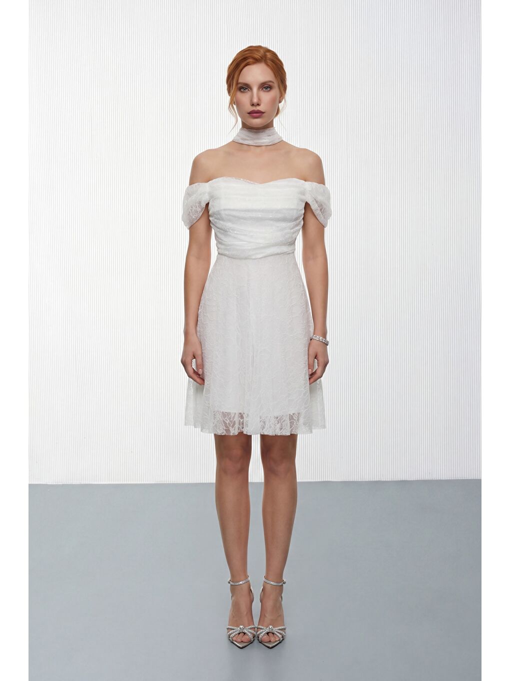 Kadın Beyaz Kayık Yaka Dantelli Mini Mezuniyet & Abiye Elbise-1