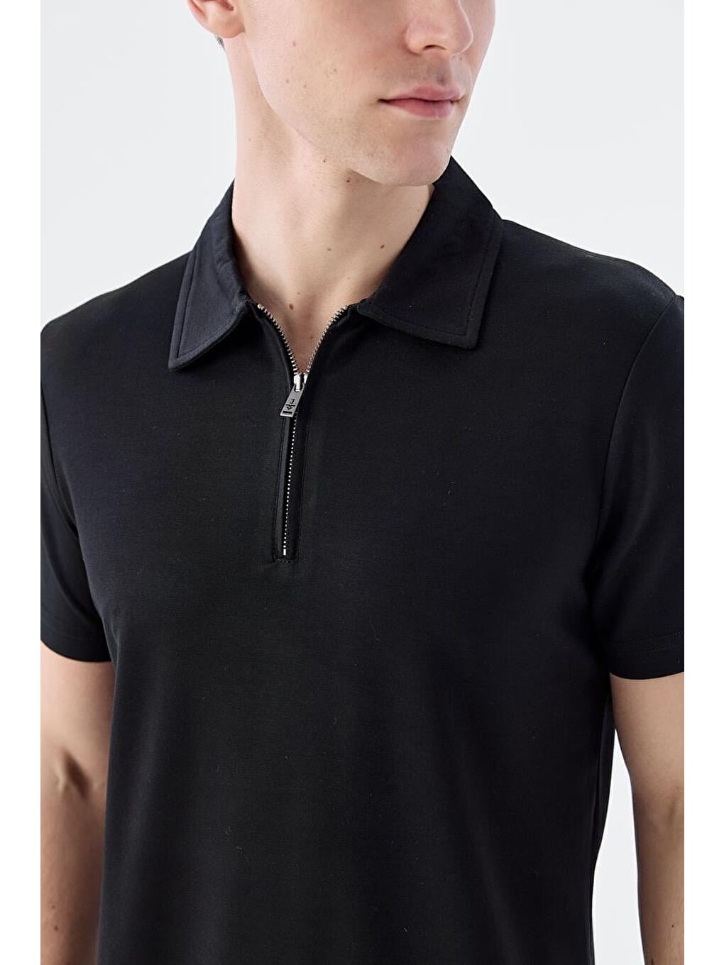 Siyah Slim Fit Apaş Yaka T-Shirt-2