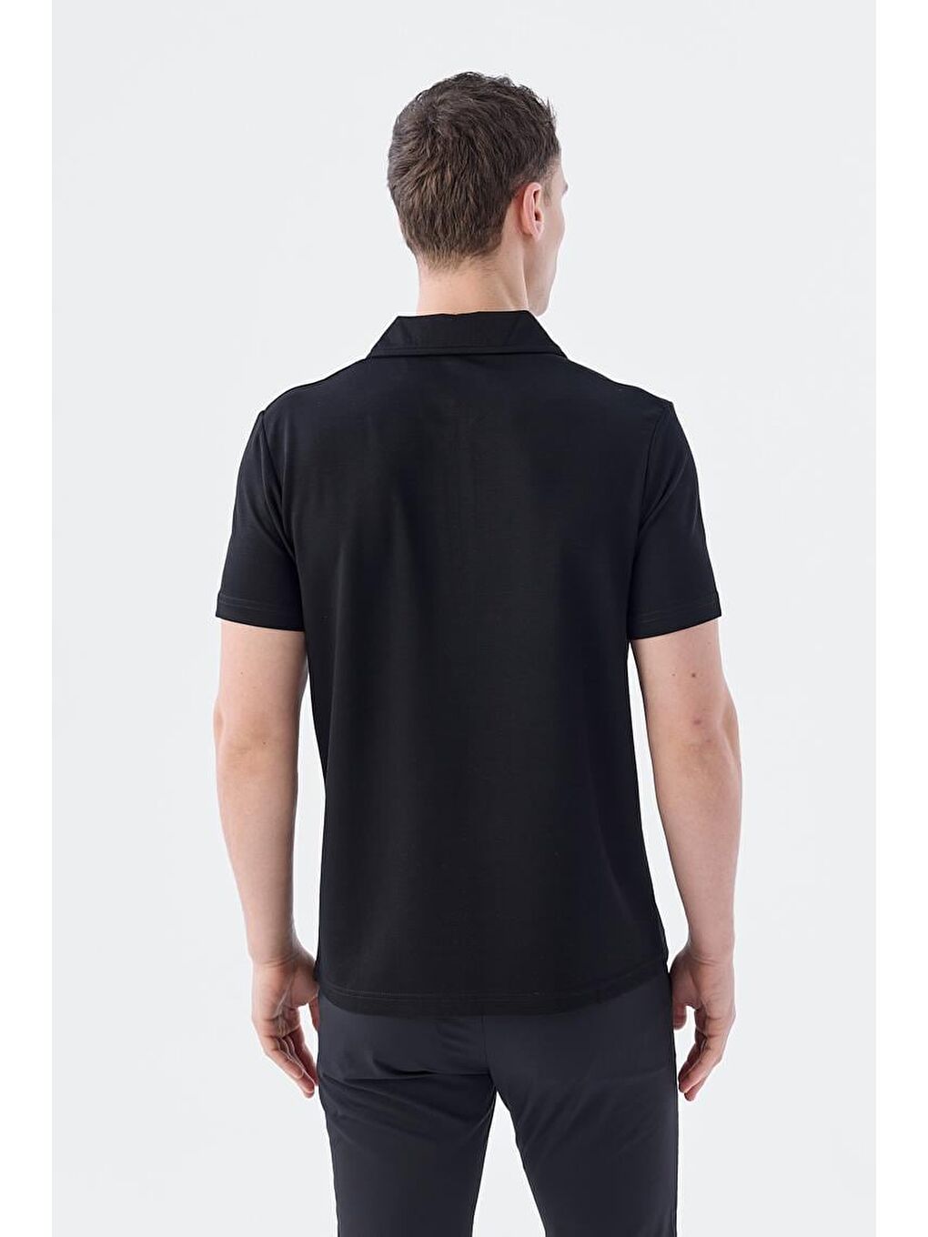 Siyah Slim Fit Apaş Yaka T-Shirt-3