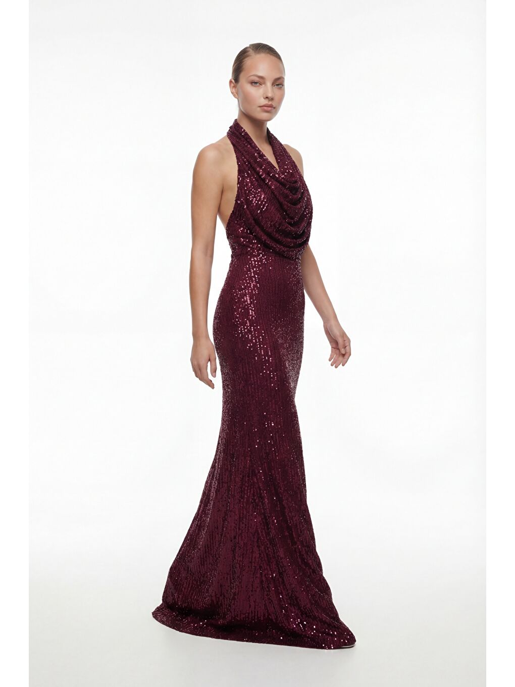 Kadın Bordo Dar Kalıp Halter Yaka Uzun Pul Payet Abiye Elbise-1