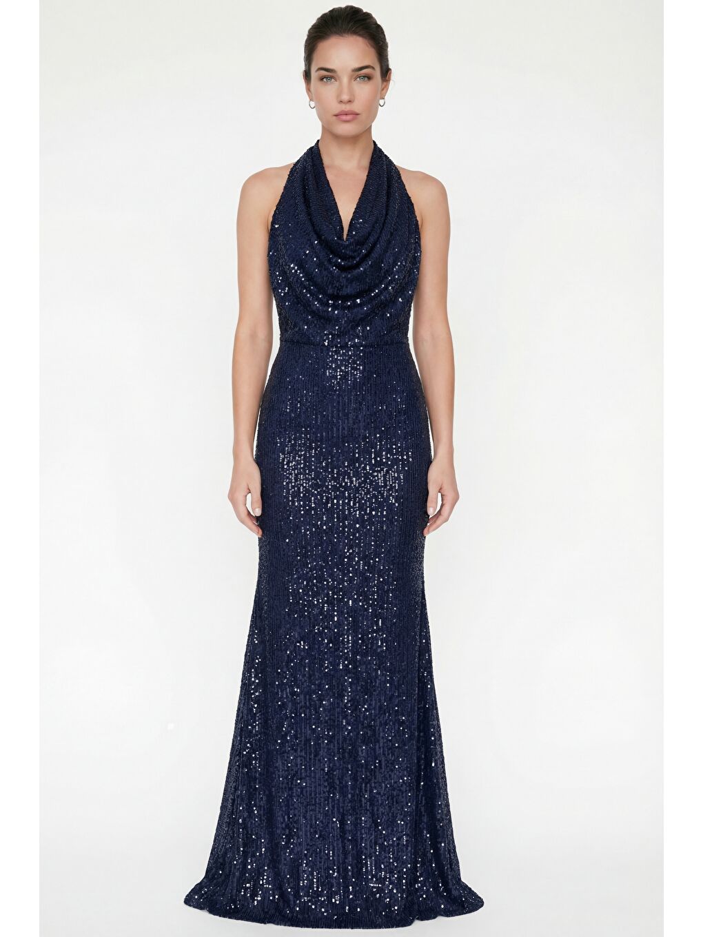 Kadın Lacivert Dar Kalıp Halter Yaka Uzun Pul Payet Abiye Elbise