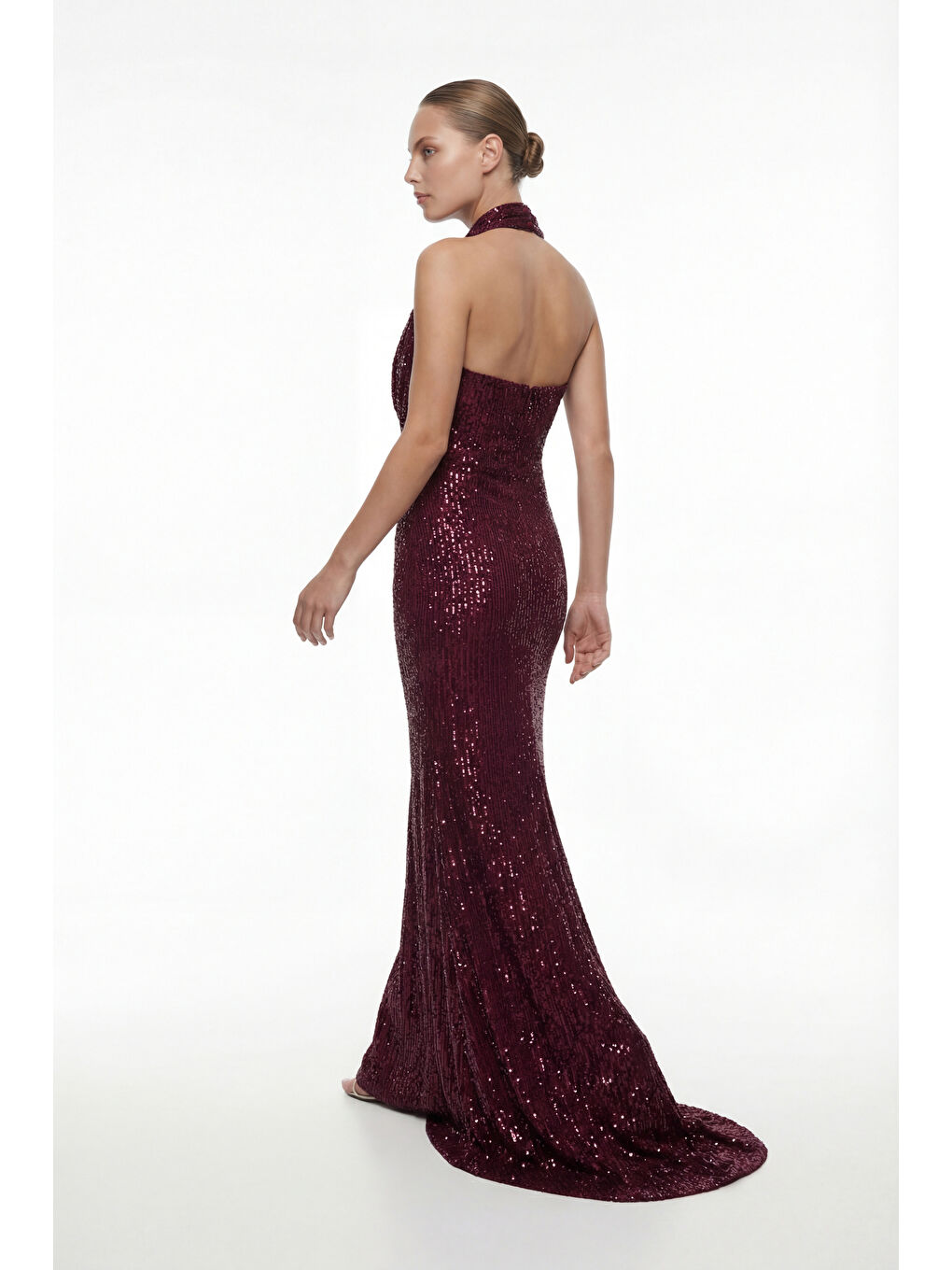 Kadın Bordo Dar Kalıp Halter Yaka Uzun Pul Payet Abiye Elbise-4