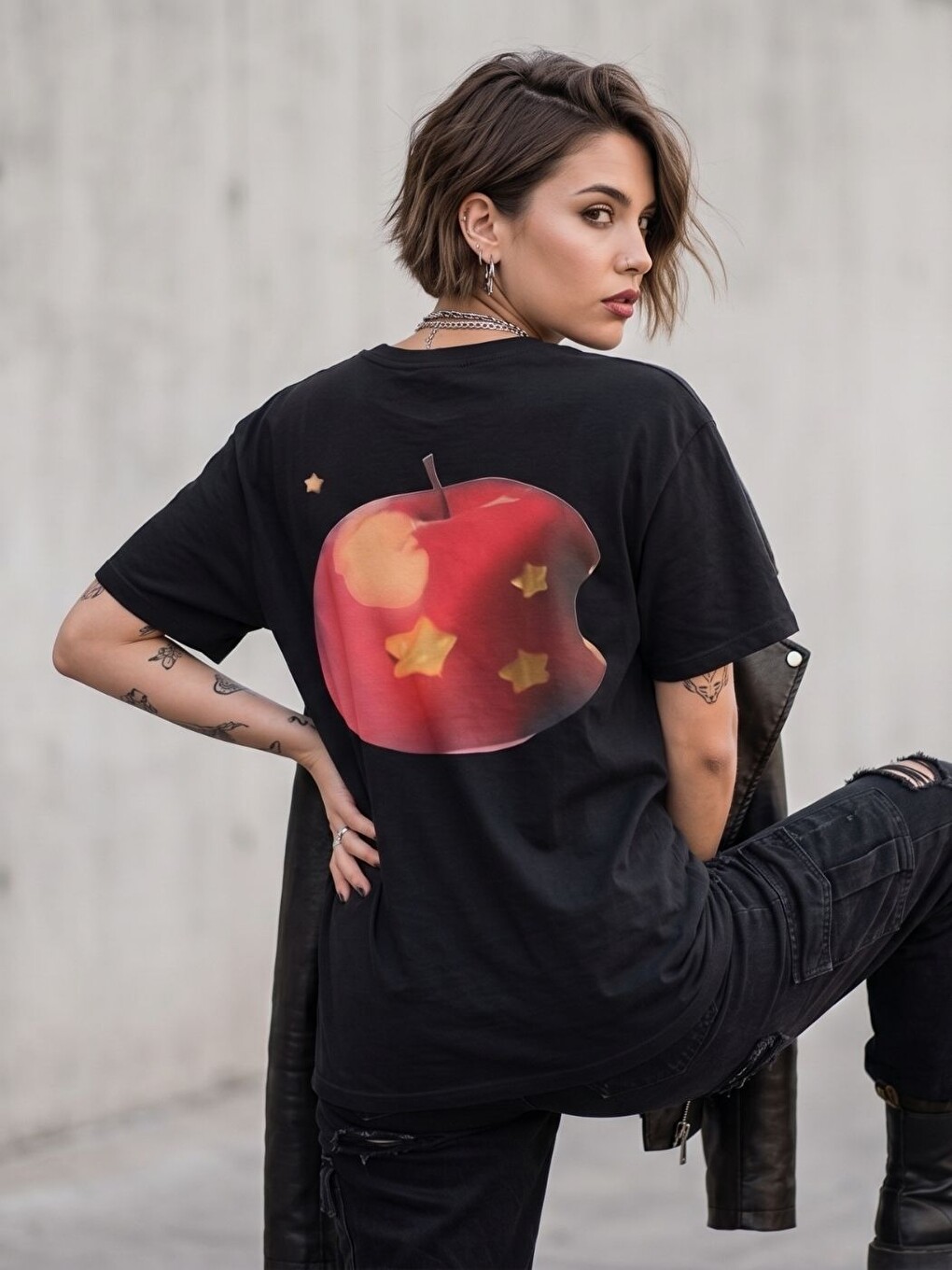 Kadın Apple3 Baskı Organik Pamuk Relaxed Fit Yuvarlak Yaka Tişört Siyah