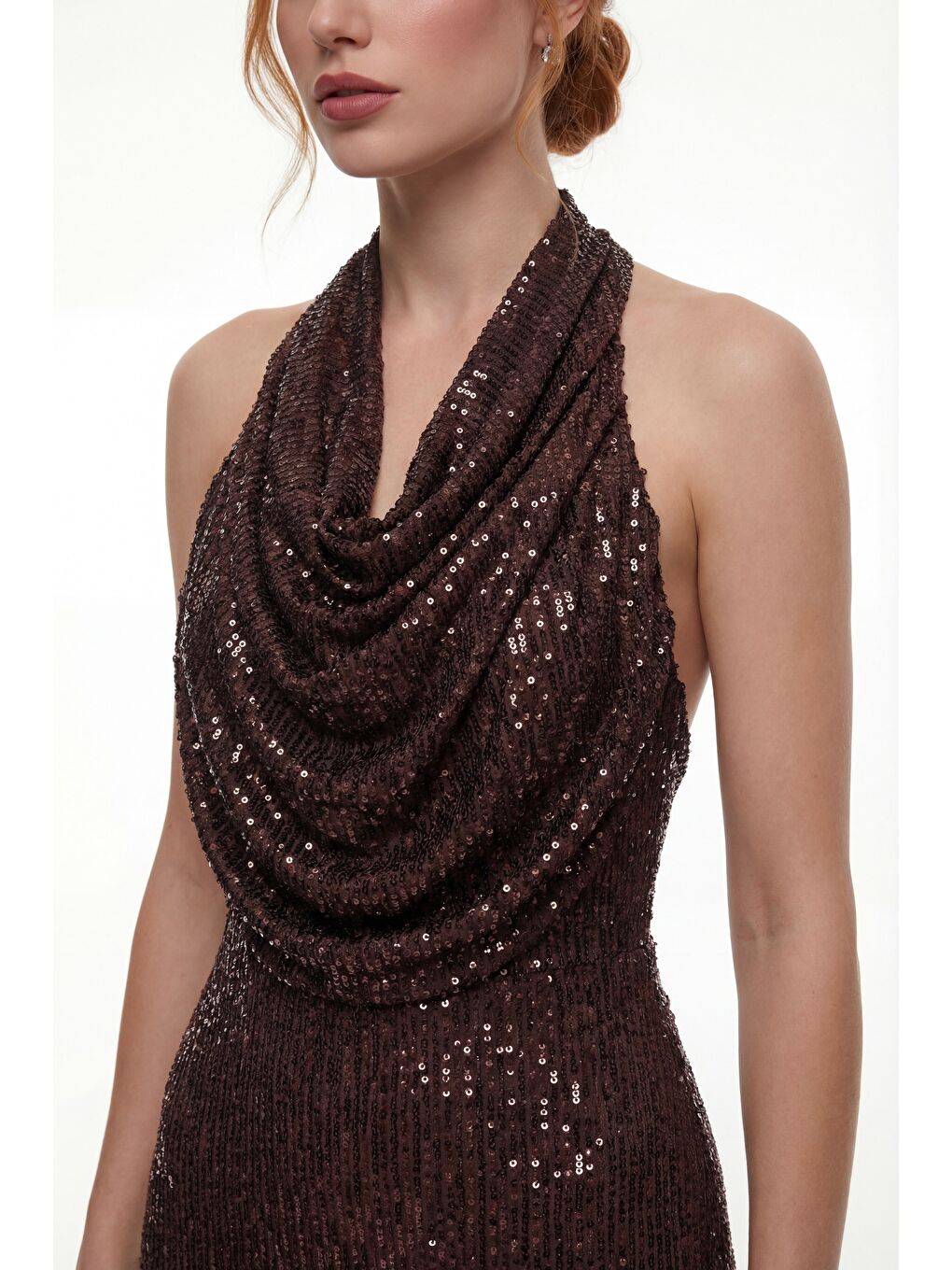 Kadın Kahverengi Dar Kalıp Halter Yaka Uzun Pul Payet Abiye Elbise-2