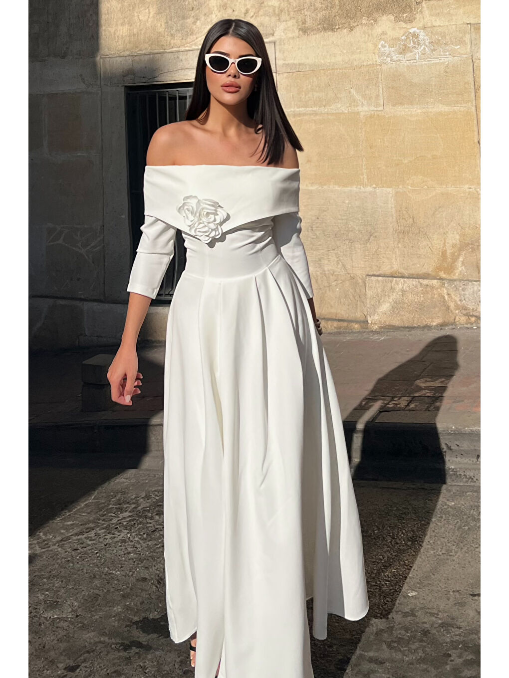 Kadın Beyaz Madonna Yaka Gül Detaylı Davet Elbisesi-1