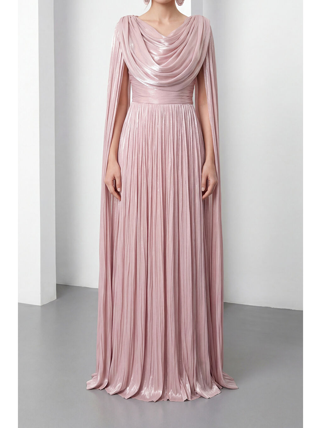 Pembe Kadın Pudra Şifon Dökümlü Pelerin Kollu Uzun Abiye Elbise-1