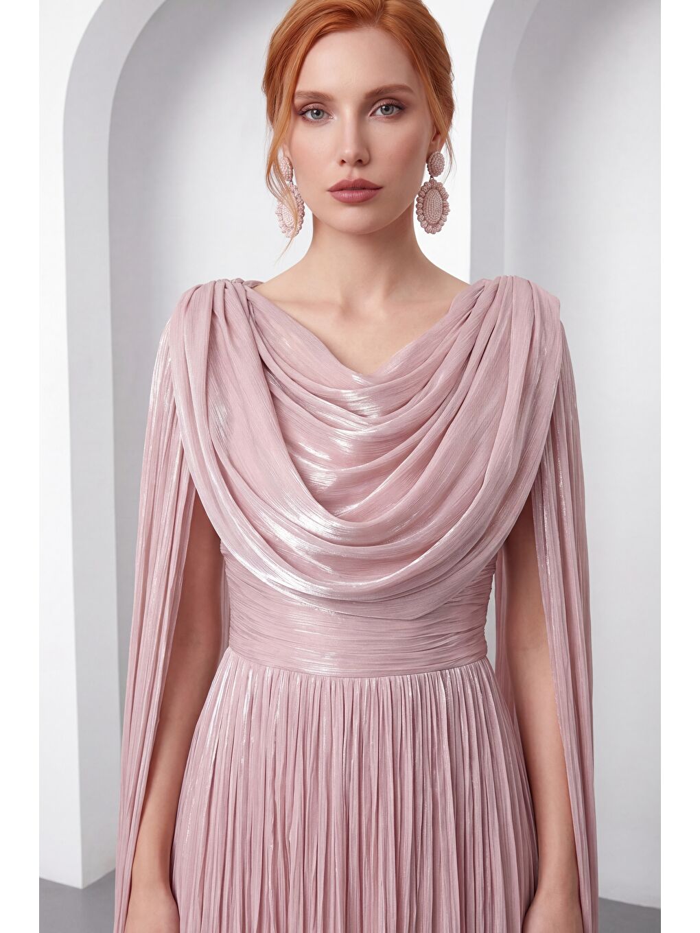 Pembe Kadın Pudra Şifon Dökümlü Pelerin Kollu Uzun Abiye Elbise-2