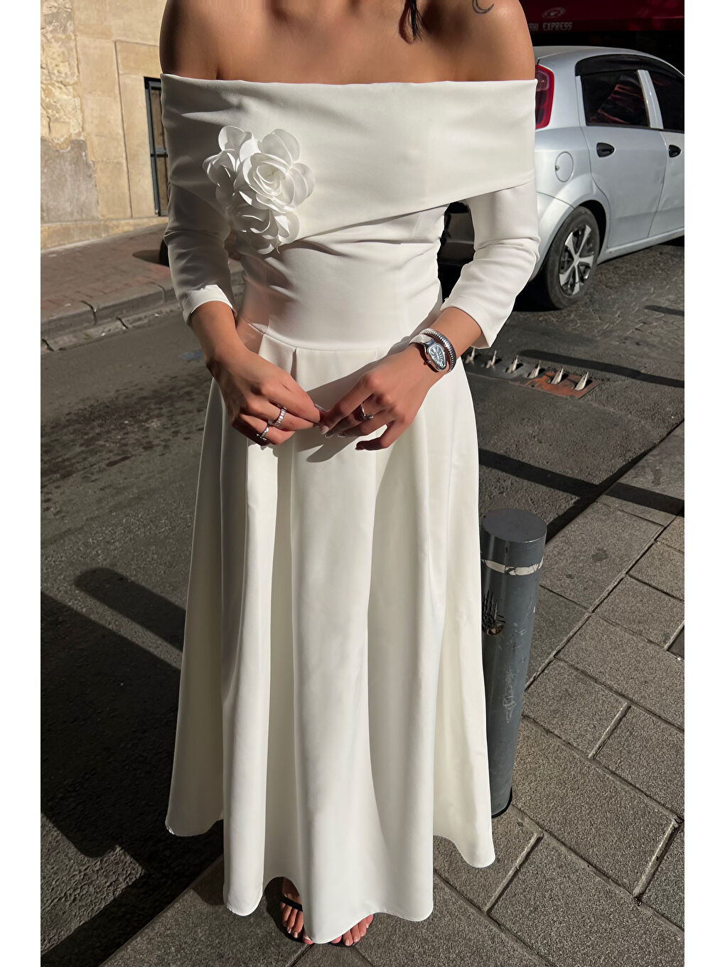 Kadın Beyaz Madonna Yaka Gül Detaylı Davet Elbisesi-2